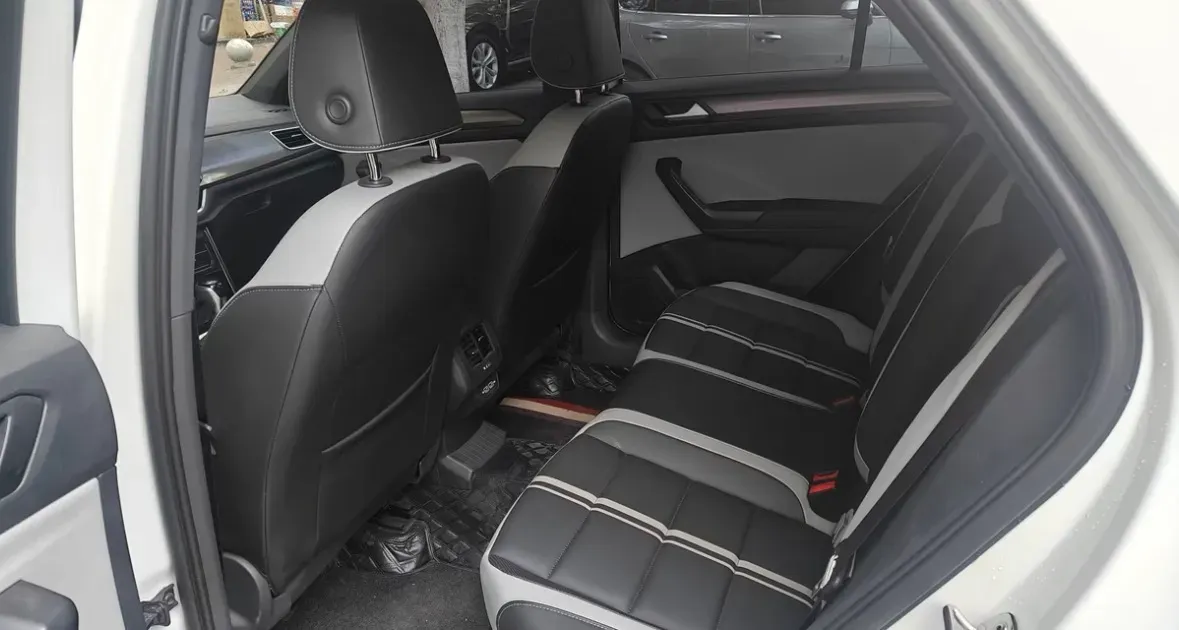 2023 Volkswagen T-Roc 1.5T 160HP L4 7DCT,autocango,china used car exporter,china ev exporter,chinese used car exporter,chinese used ev exporter