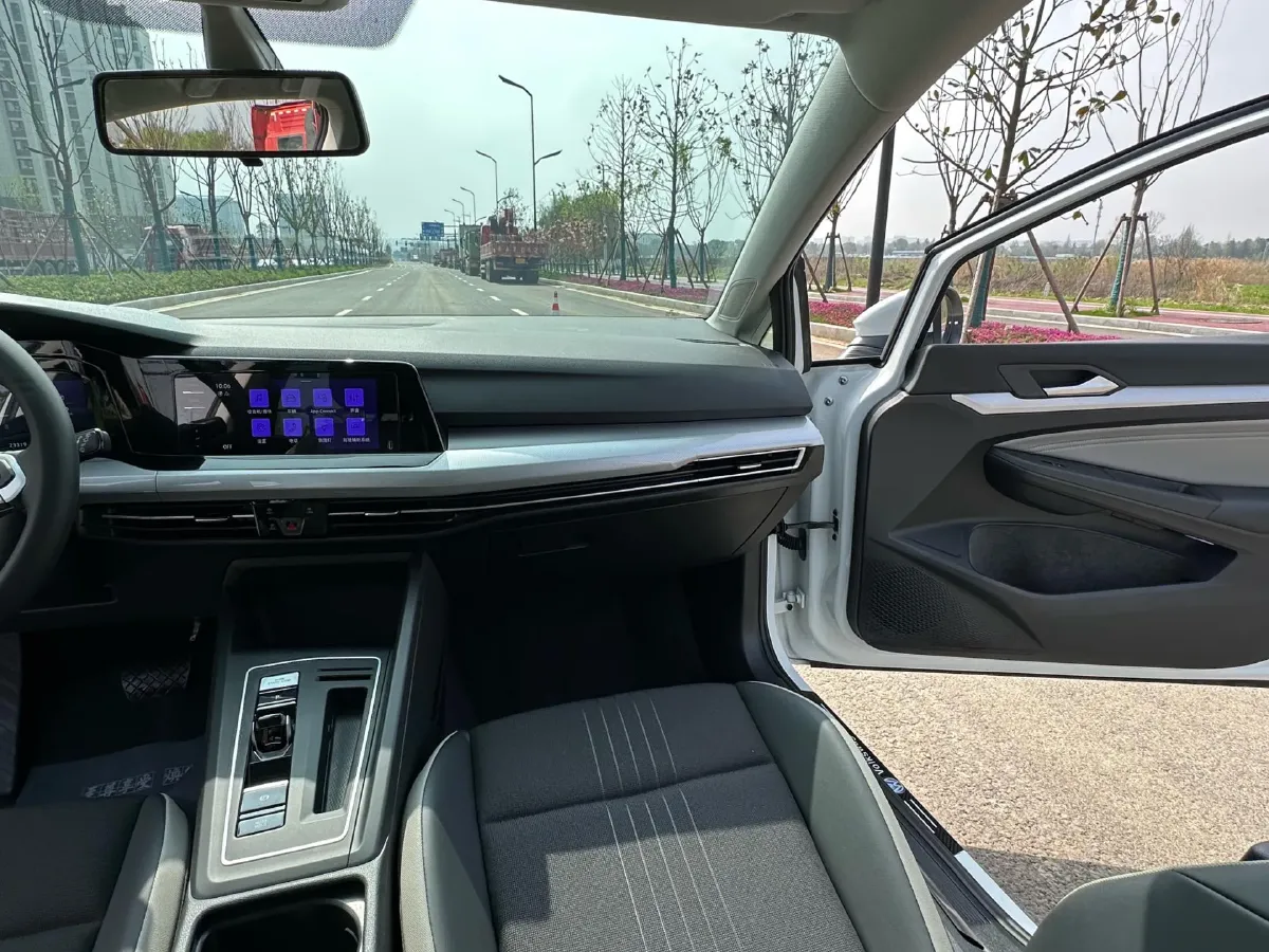 2023 Volkswagen Golf 1.4T 150HP L4 7DCT,autocango,china used car exporter,china ev exporter,chinese used car exporter,chinese used ev exporter