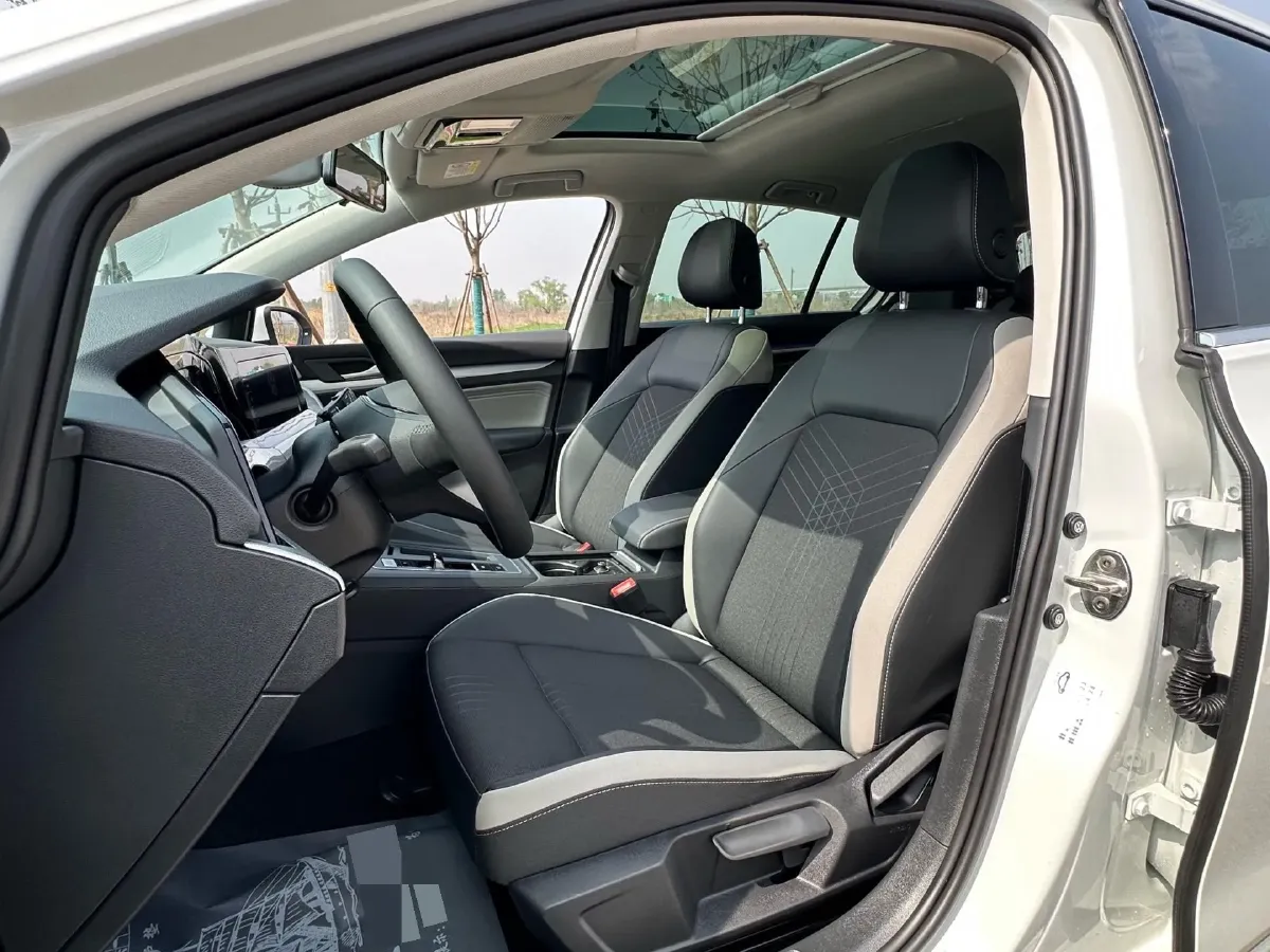 2023 Volkswagen Golf 1.4T 150HP L4 7DCT,autocango,china used car exporter,china ev exporter,chinese used car exporter,chinese used ev exporter