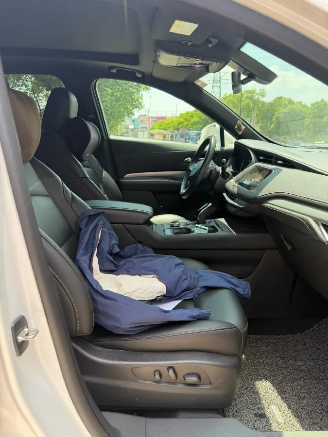 2020 Cadillac XT4 2.0T 241HP L4 9AT,autocango,china used car exporter,china ev exporter,chinese used car exporter,chinese used ev exporter