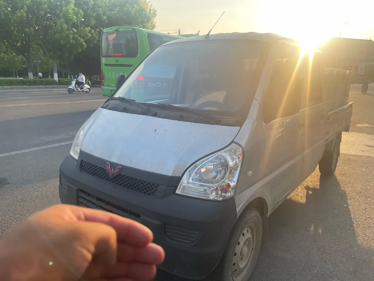 2019 WuLing RongGuang Mini Truck 1.5L 107HP L4 5MT,autocango,china used car exporter,china ev exporter,chinese used car exporter,chinese used ev exporter
