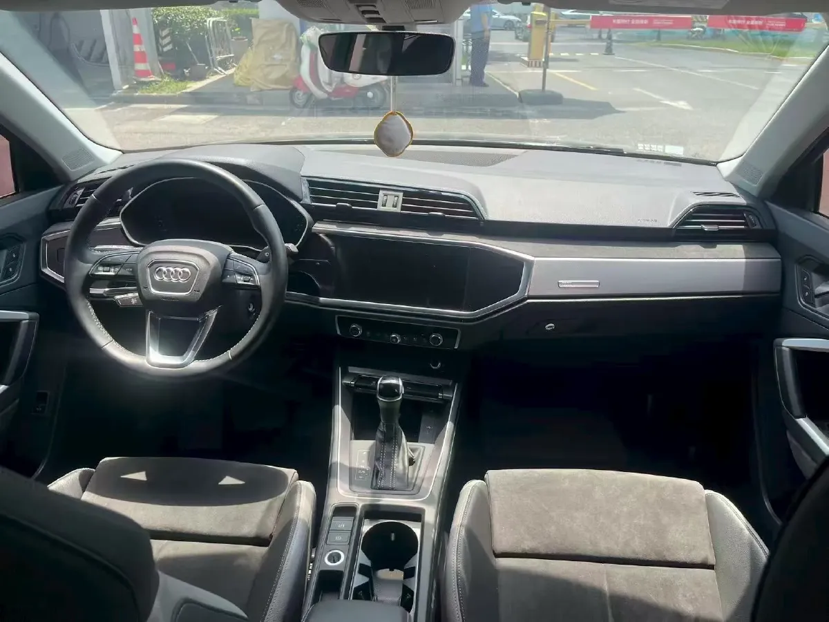 2022 Audi Q3 1.4T 150HP L4 7DCT,autocango,china used car exporter,china ev exporter,chinese used car exporter,chinese used ev exporter