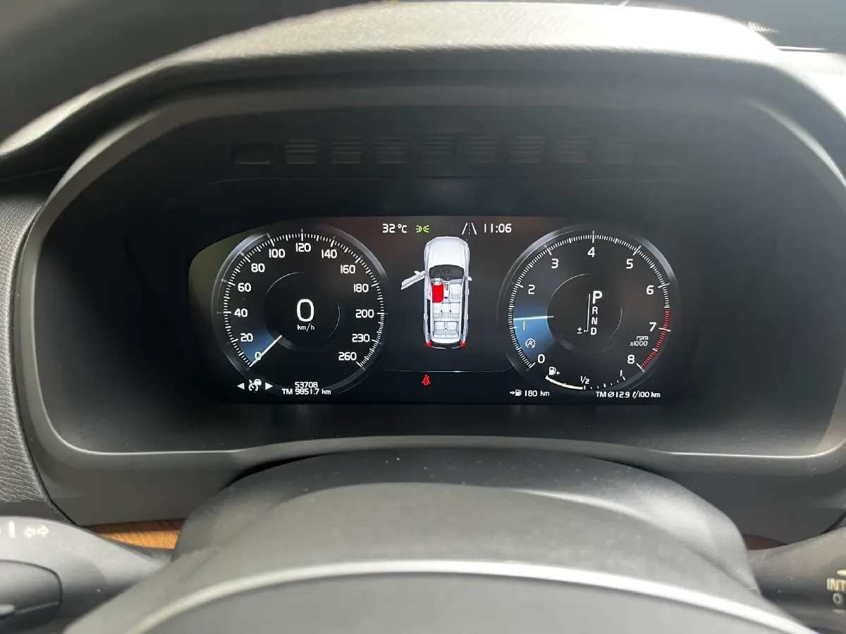 2020 Volvo XC90 2.0T 310HP L4 8AT,autocango,china used car exporter,china ev exporter,chinese used car exporter,chinese used ev exporter