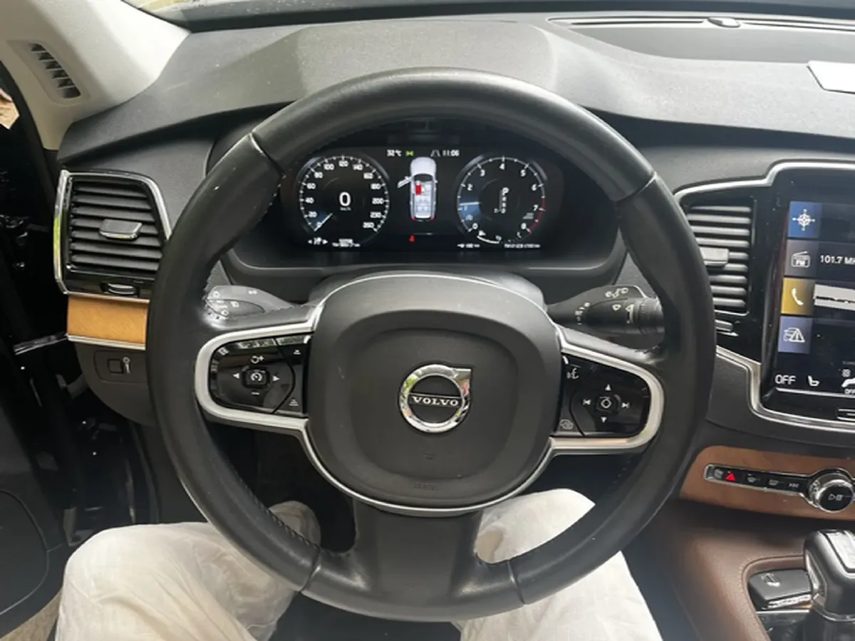 2020 Volvo XC90 2.0T 310HP L4 8AT,autocango,china used car exporter,china ev exporter,chinese used car exporter,chinese used ev exporter