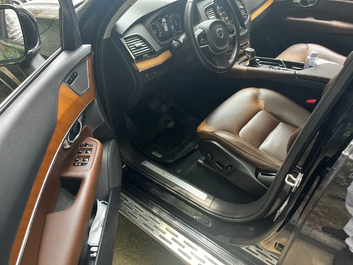 2020 Volvo XC90 2.0T 310HP L4 8AT,autocango,china used car exporter,china ev exporter,chinese used car exporter,chinese used ev exporter