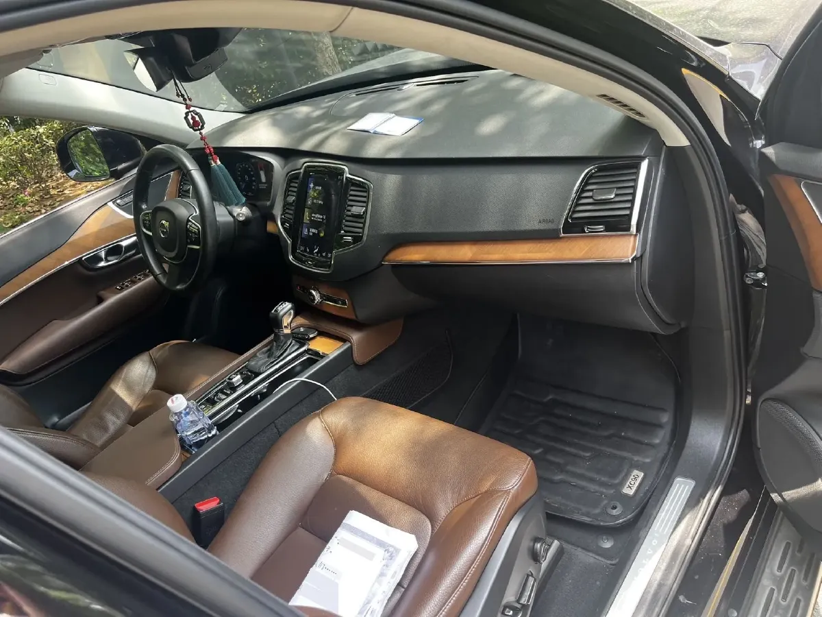 2020 Volvo XC90 2.0T 310HP L4 8AT,autocango,china used car exporter,china ev exporter,chinese used car exporter,chinese used ev exporter