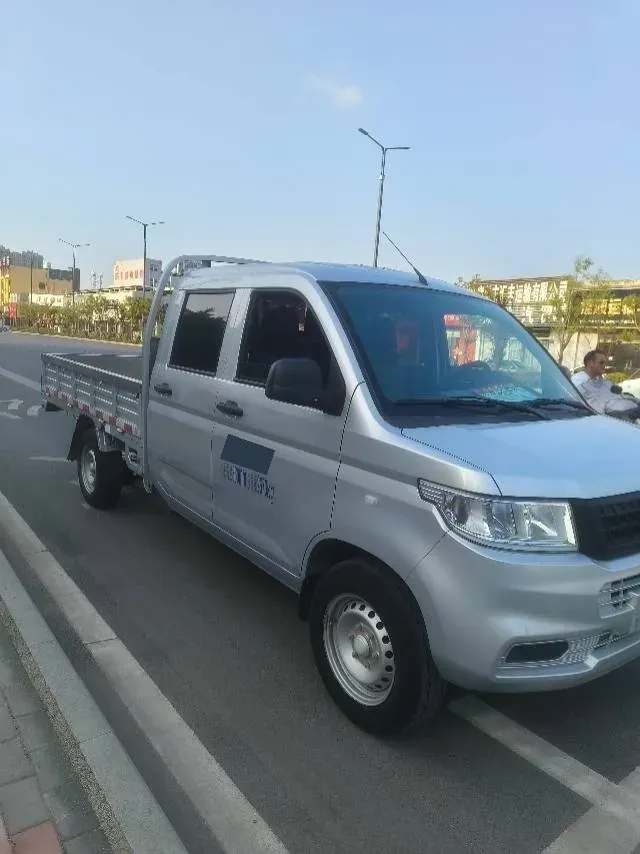 2021 WuLing RongGuang New Truck 1.8L 125HP L4 5MT,autocango,china used car exporter,china ev exporter,chinese used car exporter,chinese used ev exporter