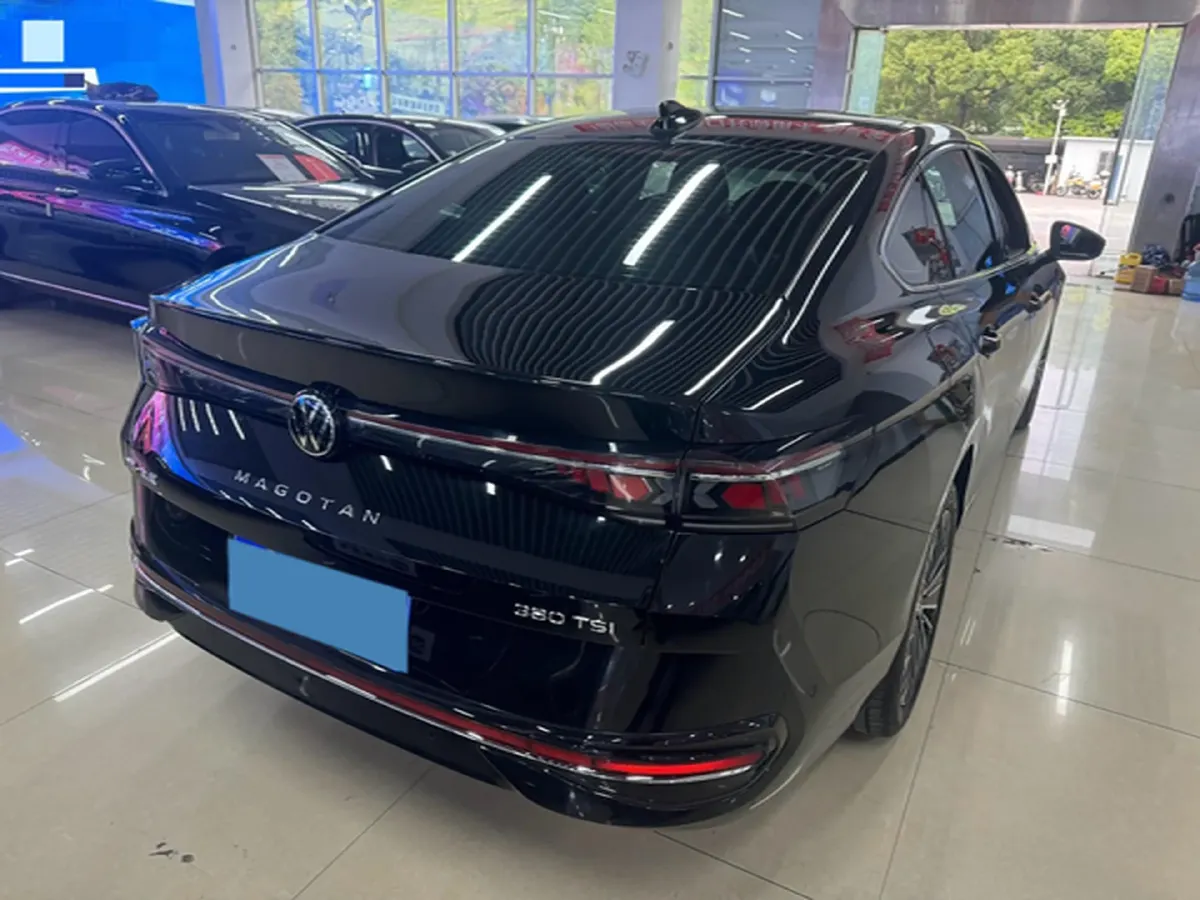 2024 Volkswagen Magotan 2.0T 220HP L4 7DCT,autocango,china used car exporter,china ev exporter,chinese used car exporter,chinese used ev exporter