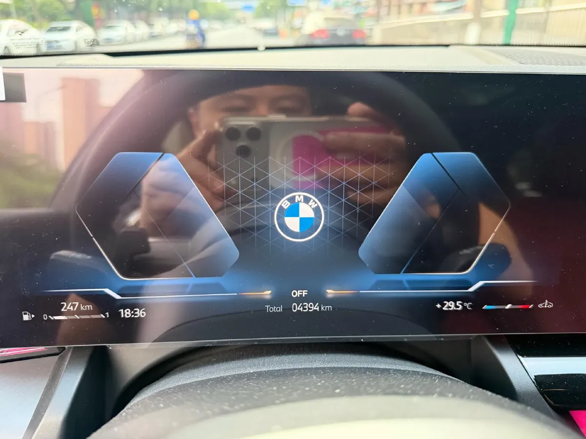 2025 BMW 5 Series 2.0T 258HP L4 8AT,autocango,china used car exporter,china ev exporter,chinese used car exporter,chinese used ev exporter
