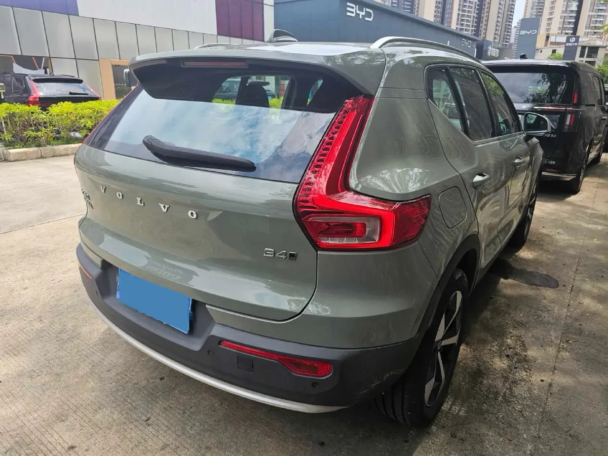 2025 Volvo XC40 2.0T 197HP L4 7DCT,autocango,china used car exporter,china ev exporter,chinese used car exporter,chinese used ev exporter