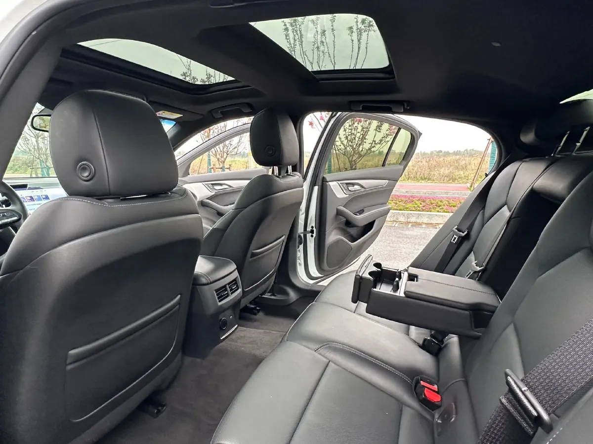 2021 Cadillac CT5 2.0T 237HP L4 10AT,autocango,china used car exporter,china ev exporter,chinese used car exporter,chinese used ev exporter