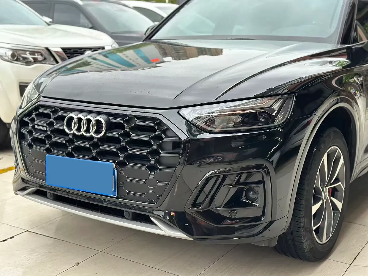 2024 Audi Q5L 2.0T 245HP L4 7DCT,autocango,china used car exporter,china ev exporter,chinese used car exporter,chinese used ev exporter