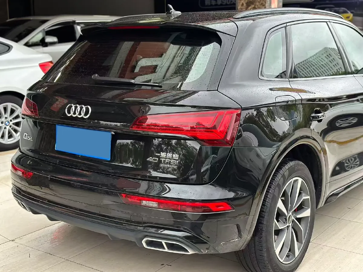 2024 Audi Q5L 2.0T 245HP L4 7DCT,autocango,china used car exporter,china ev exporter,chinese used car exporter,chinese used ev exporter