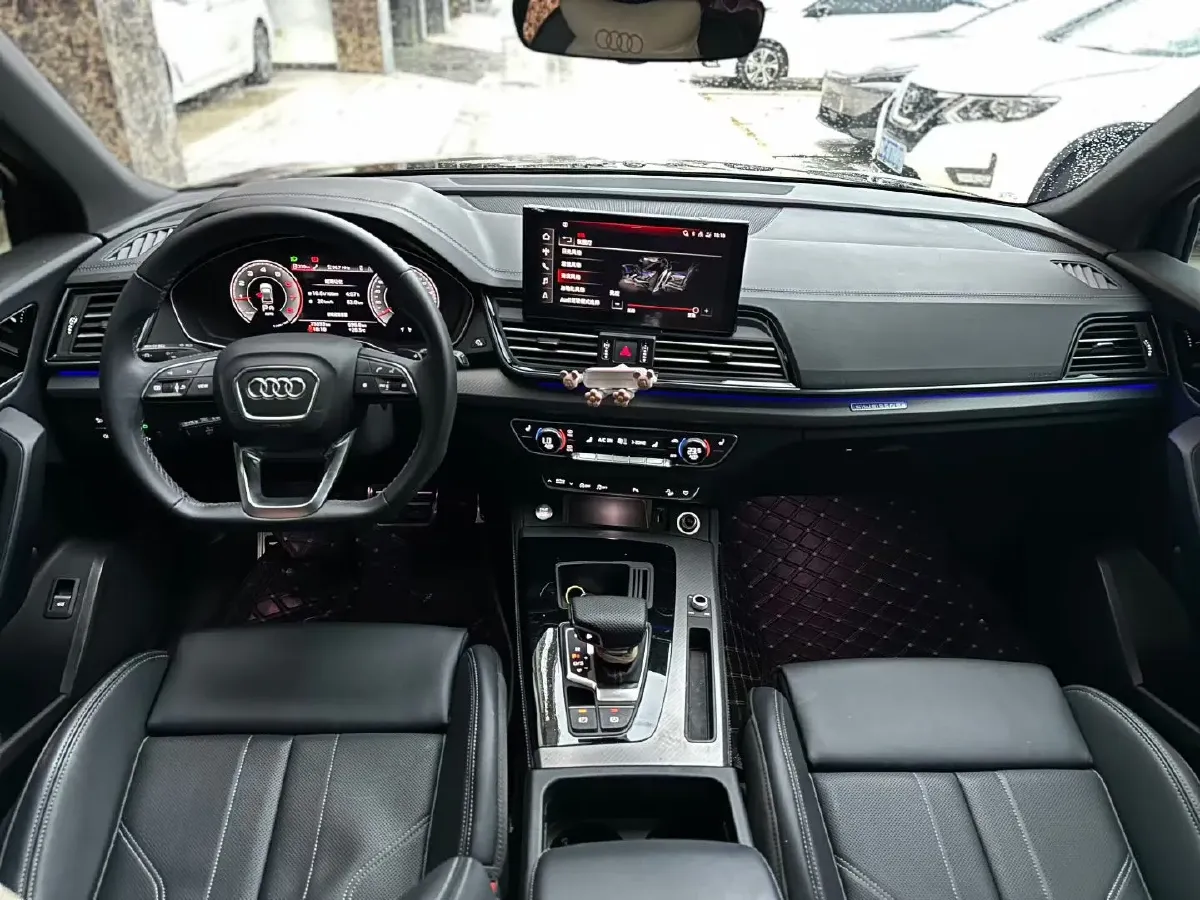 2024 Audi Q5L 2.0T 245HP L4 7DCT,autocango,china used car exporter,china ev exporter,chinese used car exporter,chinese used ev exporter
