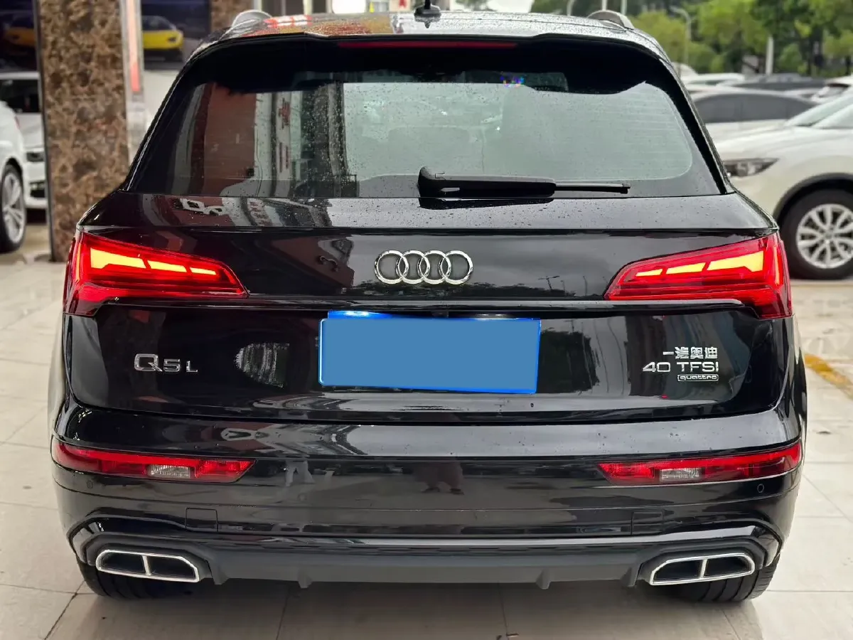 2024 Audi Q5L 2.0T 245HP L4 7DCT,autocango,china used car exporter,china ev exporter,chinese used car exporter,chinese used ev exporter