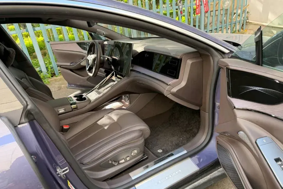 2024 Denza DenzaZ9 2.0T 207HP L4 E-CVT PHEV 38.5KWH,autocango,china used car exporter,china ev exporter,chinese used car exporter,chinese used ev exporter