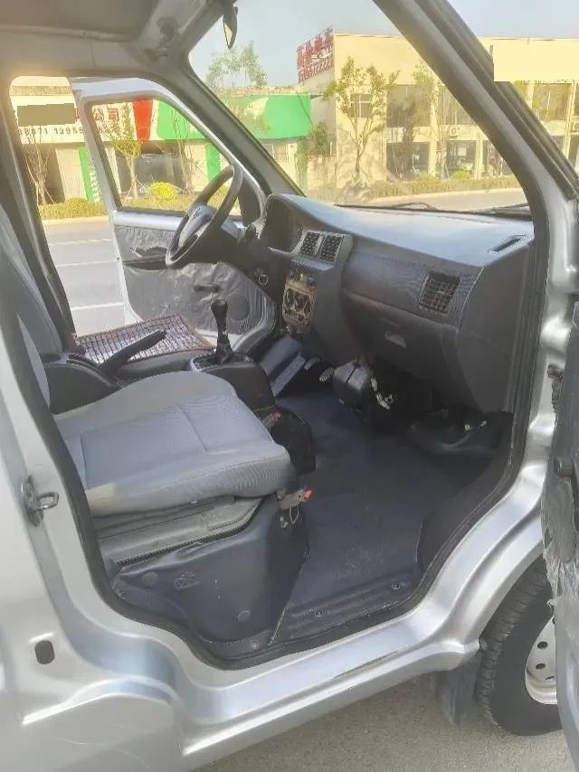 2021 WuLing RongGuang New Truck 1.5L 99HP L4 5MT,autocango,china used car exporter,china ev exporter,chinese used car exporter,chinese used ev exporter