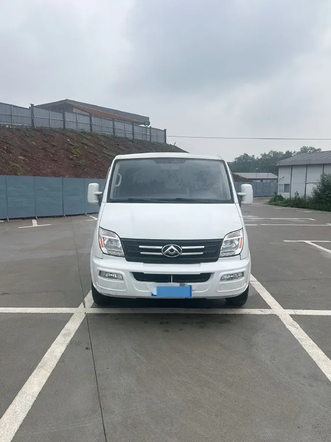 2021 MAXUS XinTu V80 2.0T 139HP L4 6MT,autocango,china used car exporter,china ev exporter,chinese used car exporter,chinese used ev exporter