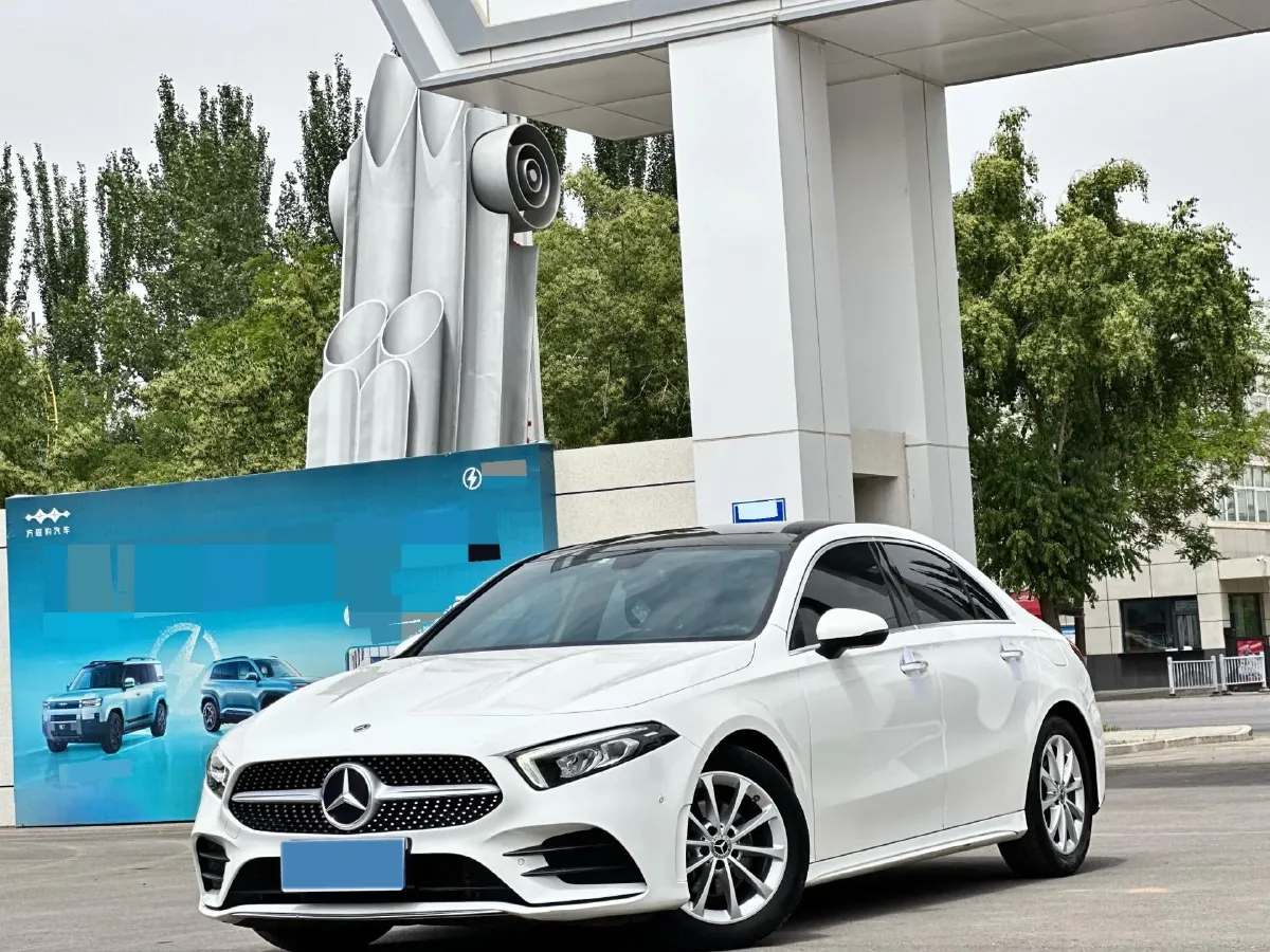 2022 Mercedes-Benz A Class 1.3T 163HP L4 7DCT,autocango,china used car exporter,china ev exporter,chinese used car exporter,chinese used ev exporter