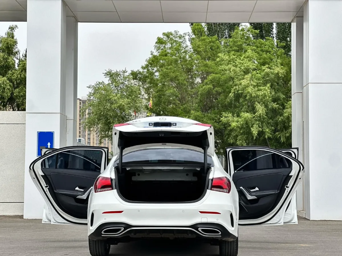 2022 Mercedes-Benz A Class 1.3T 163HP L4 7DCT,autocango,china used car exporter,china ev exporter,chinese used car exporter,chinese used ev exporter