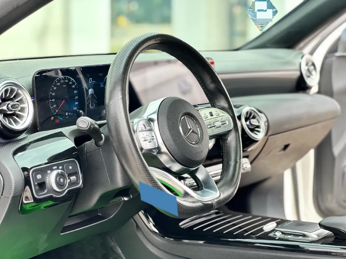 2022 Mercedes-Benz A Class 1.3T 163HP L4 7DCT,autocango,china used car exporter,china ev exporter,chinese used car exporter,chinese used ev exporter