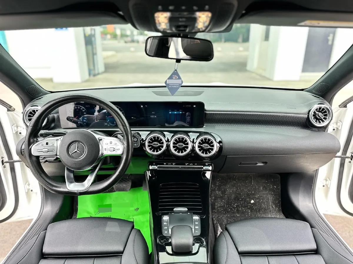 2022 Mercedes-Benz A Class 1.3T 163HP L4 7DCT,autocango,china used car exporter,china ev exporter,chinese used car exporter,chinese used ev exporter
