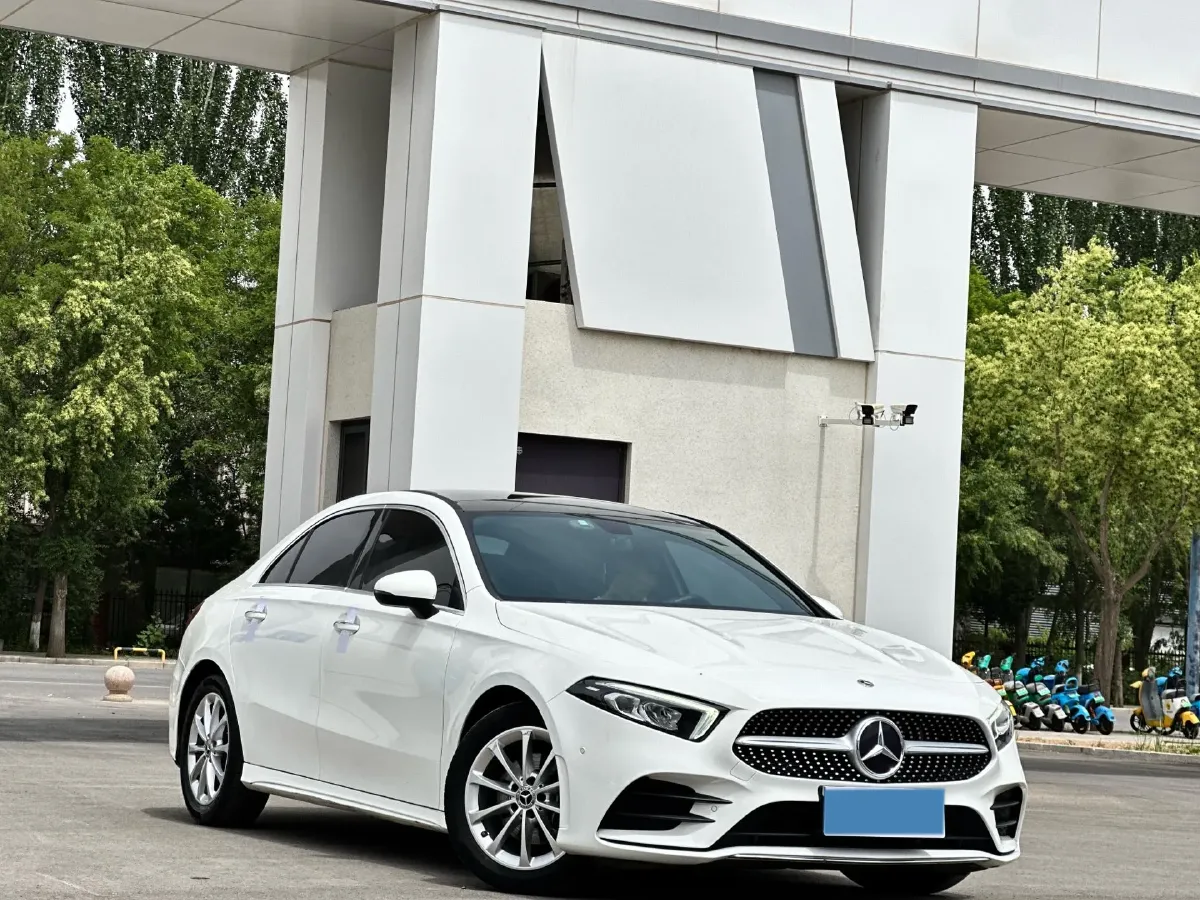 2022 Mercedes-Benz A Class 1.3T 163HP L4 7DCT,autocango,china used car exporter,china ev exporter,chinese used car exporter,chinese used ev exporter
