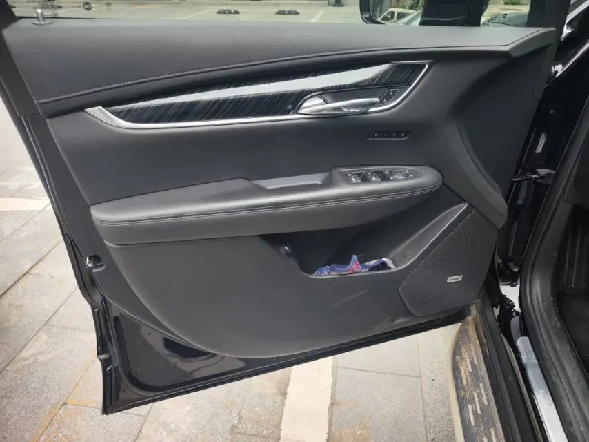2021 Cadillac XT6 2.0T 237HP L4 9AT,autocango,china used car exporter,china ev exporter,chinese used car exporter,chinese used ev exporter