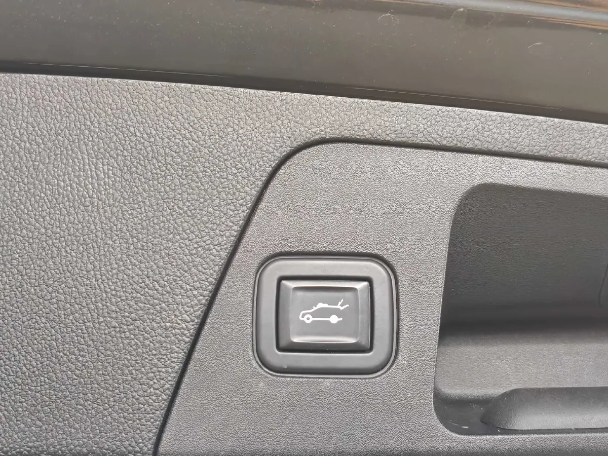 2021 Buick EnvisionPlus 1.5T 169HP L4 7DCT,autocango,china used car exporter,china ev exporter,chinese used car exporter,chinese used ev exporter