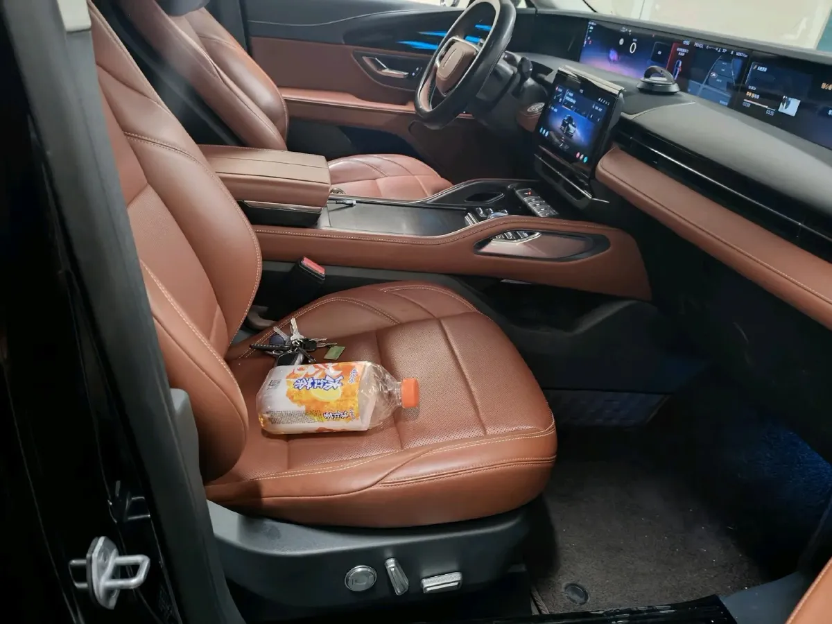2023 Lincoln Nautilus 2.0T 261HP L4 8AT,autocango,china used car exporter,china ev exporter,chinese used car exporter,chinese used ev exporter