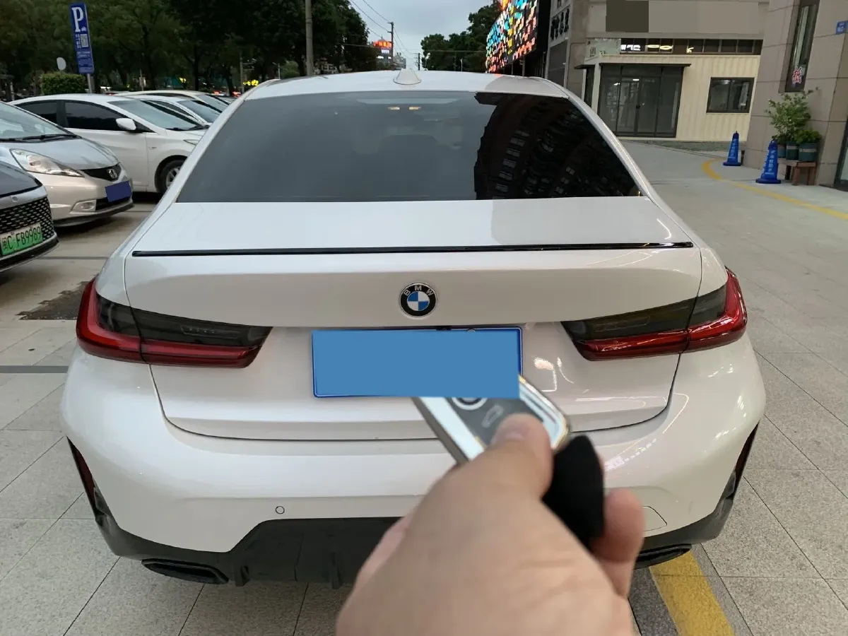 2023 BMW 3 Series 2.0T 184HP L4 8AT,autocango,china used car exporter,china ev exporter,chinese used car exporter,chinese used ev exporter
