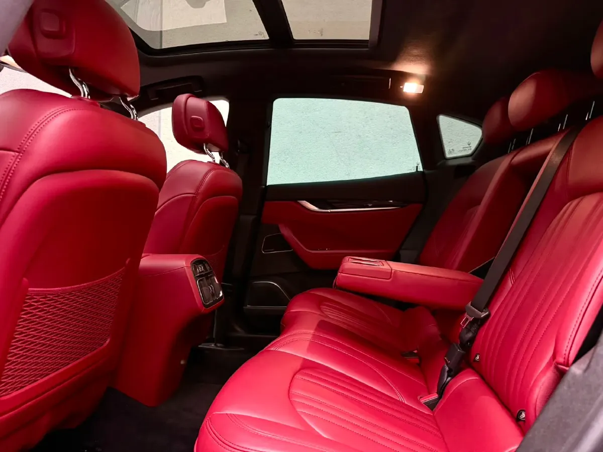 2018 Maserati Levante 3.0T 350HP V6 8AT,autocango,china used car exporter,china ev exporter,chinese used car exporter,chinese used ev exporter
