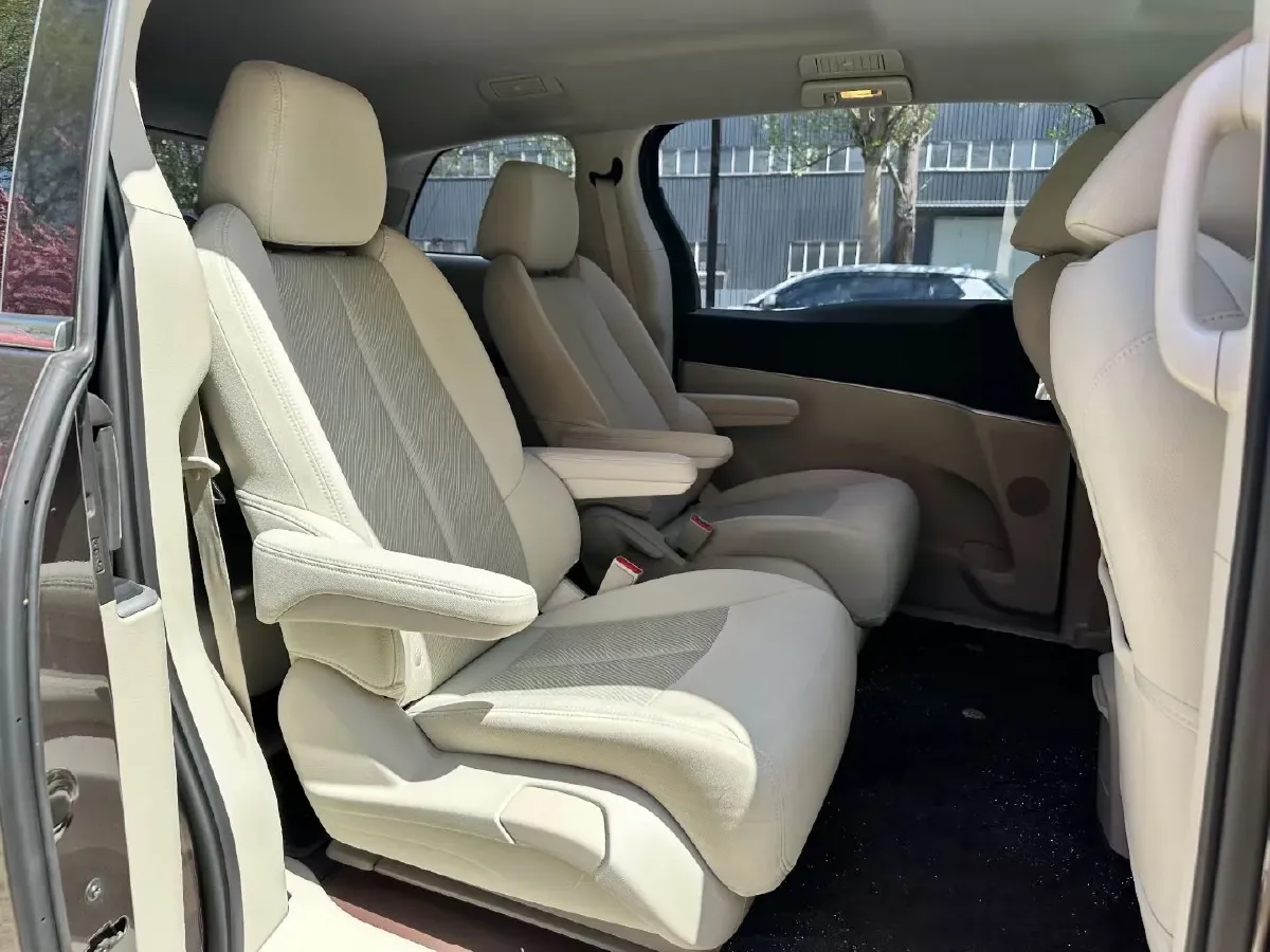 2023 Buick GL8 2.0T 237HP L4 9AT,autocango,china used car exporter,china ev exporter,chinese used car exporter,chinese used ev exporter
