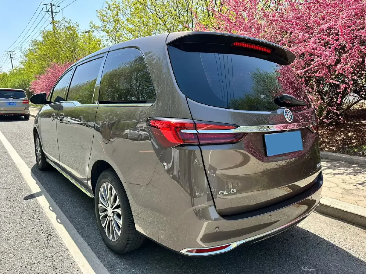 2023 Buick GL8 2.0T 237HP L4 9AT,autocango,china used car exporter,china ev exporter,chinese used car exporter,chinese used ev exporter
