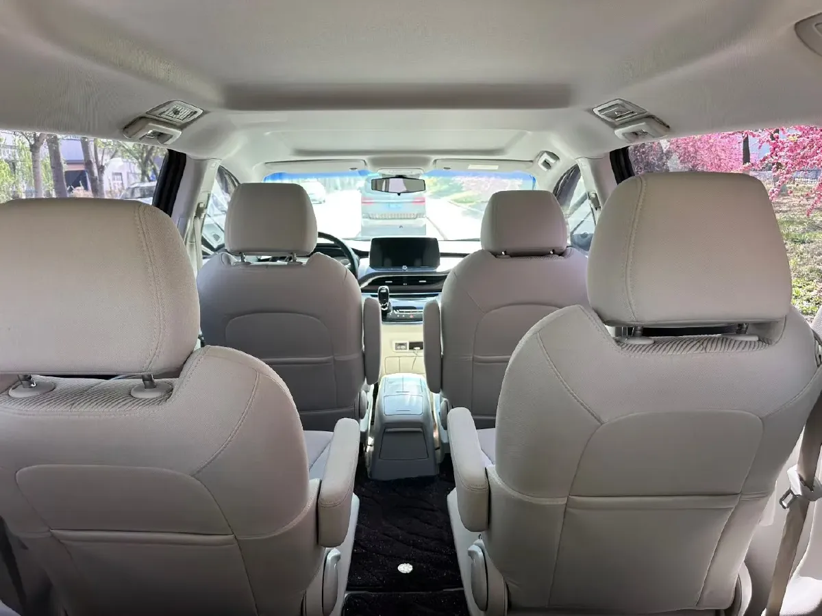 2023 Buick GL8 2.0T 237HP L4 9AT,autocango,china used car exporter,china ev exporter,chinese used car exporter,chinese used ev exporter