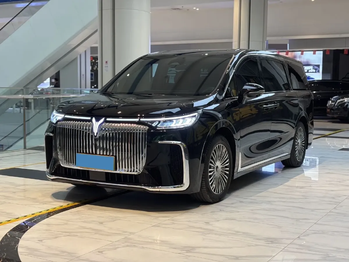 2025 Voyah Dream 1.5T 150HP L4 PHEV 41.7KWH,autocango,china used car exporter,china ev exporter,chinese used car exporter,chinese used ev exporter