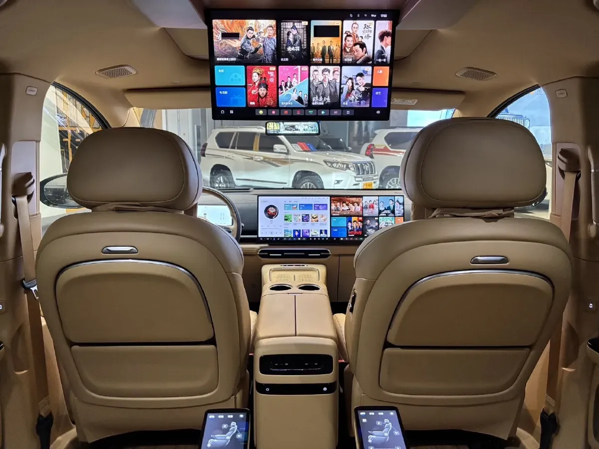 2025 Voyah Dream 1.5T 150HP L4 PHEV 41.7KWH,autocango,china used car exporter,china ev exporter,chinese used car exporter,chinese used ev exporter