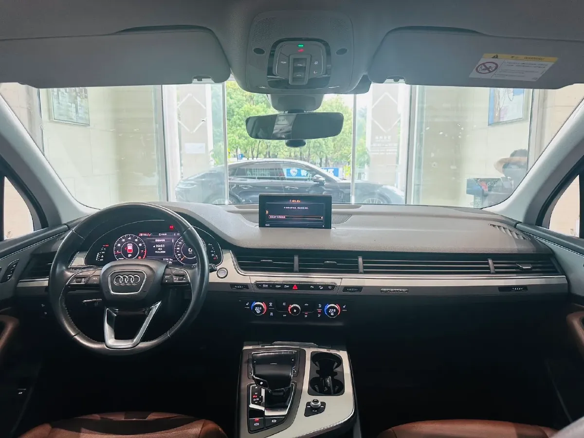 2020 Audi Q7 2.0T 245HP L4 8AT,autocango,china used car exporter,china ev exporter,chinese used car exporter,chinese used ev exporter