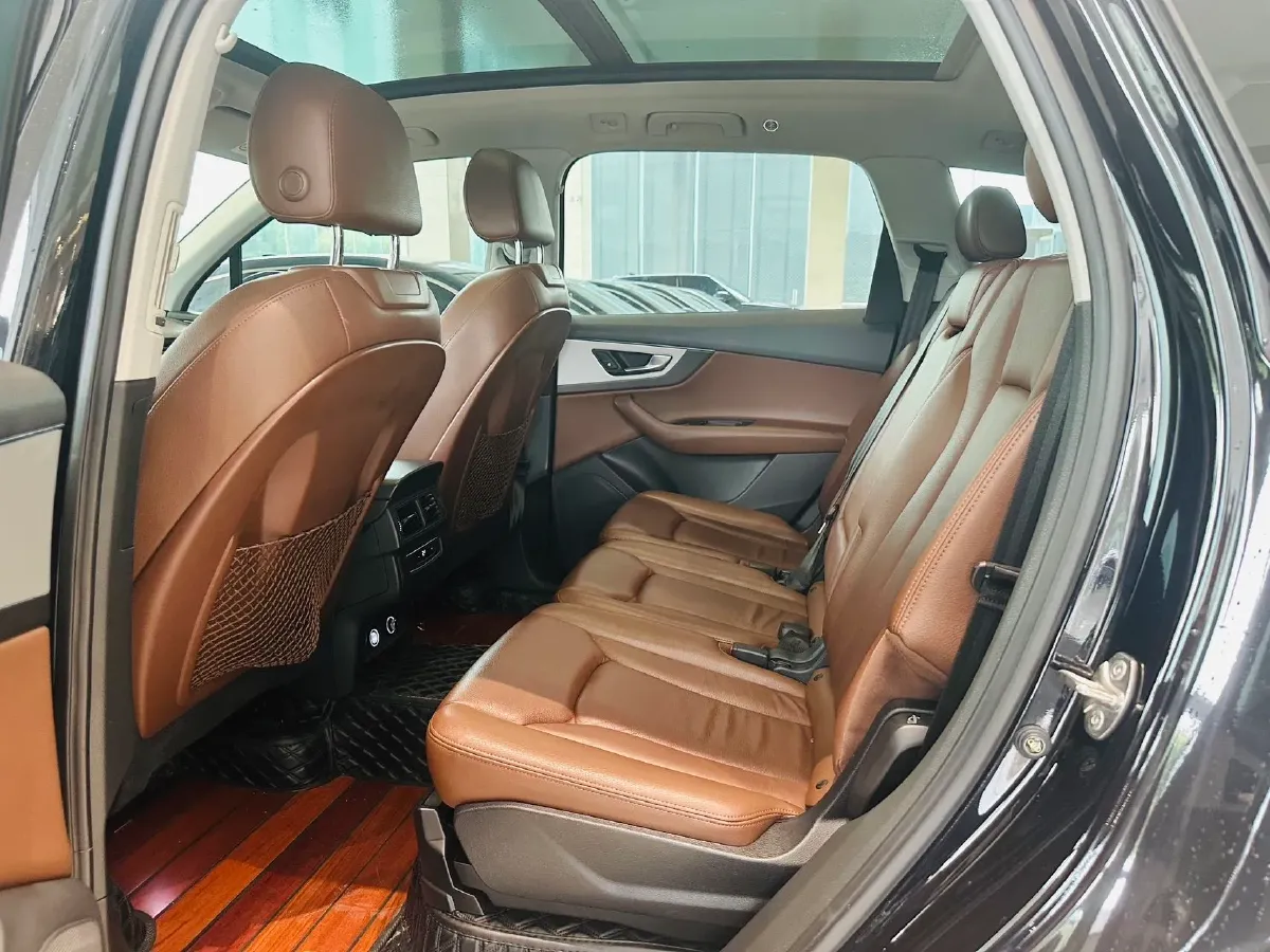 2020 Audi Q7 2.0T 245HP L4 8AT,autocango,china used car exporter,china ev exporter,chinese used car exporter,chinese used ev exporter