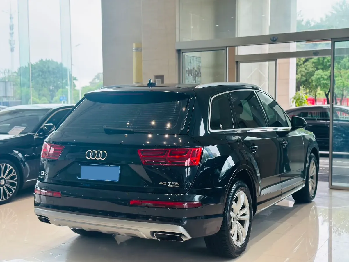 2020 Audi Q7 2.0T 245HP L4 8AT,autocango,china used car exporter,china ev exporter,chinese used car exporter,chinese used ev exporter