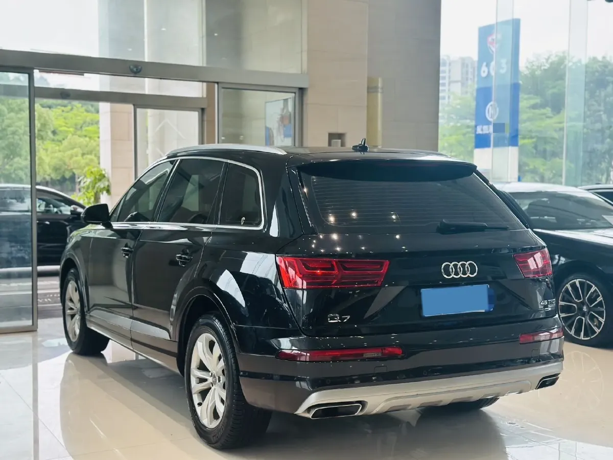 2020 Audi Q7 2.0T 245HP L4 8AT,autocango,china used car exporter,china ev exporter,chinese used car exporter,chinese used ev exporter