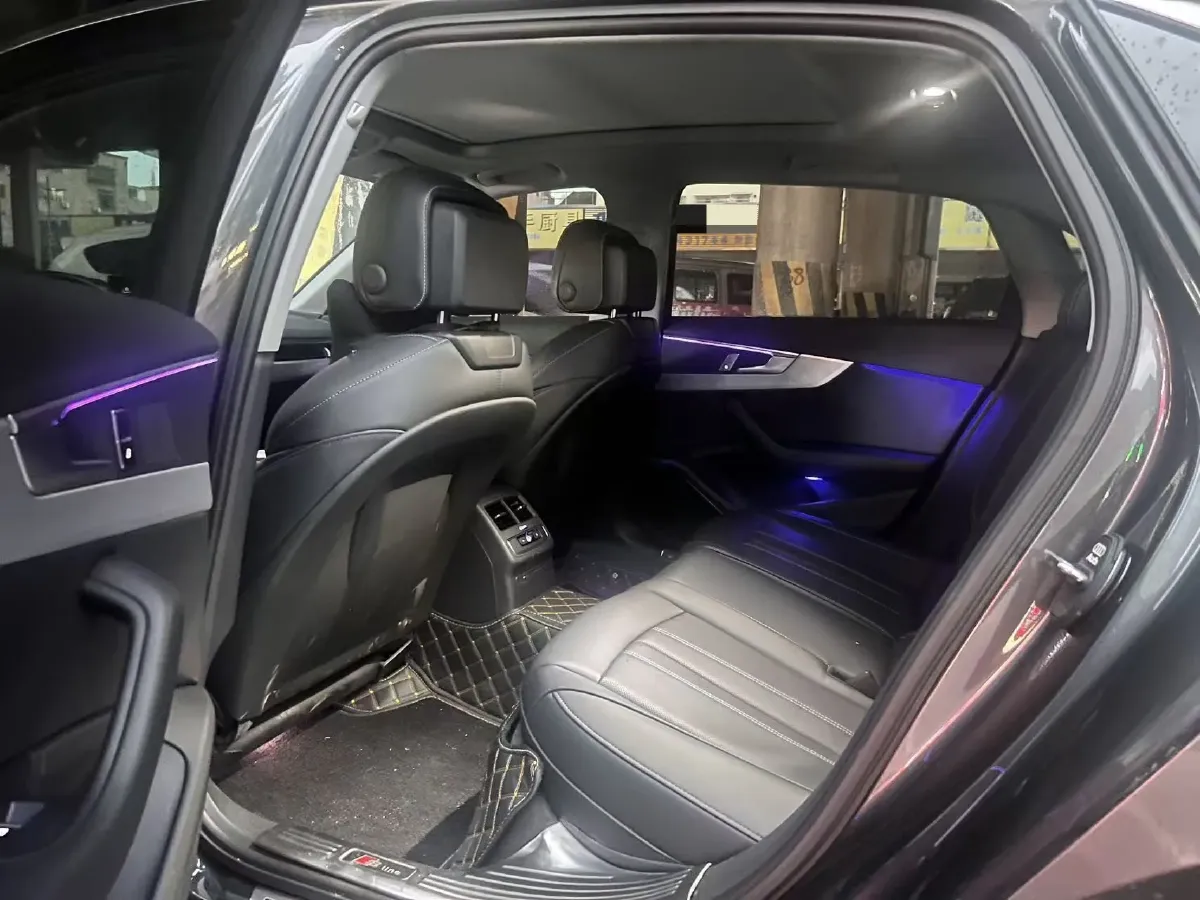 2025 Audi A4L 2.0T 190HP L4 7DCT,autocango,china used car exporter,china ev exporter,chinese used car exporter,chinese used ev exporter