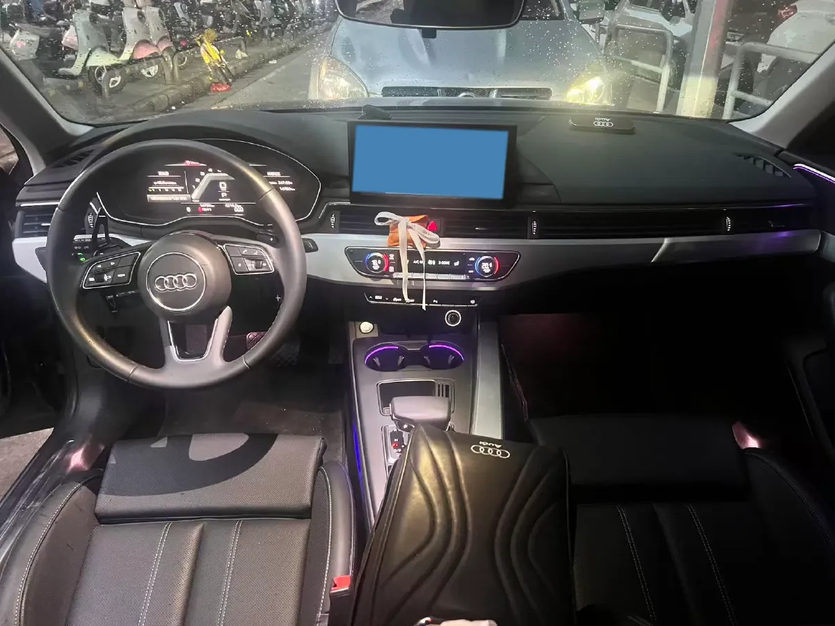 2025 Audi A4L 2.0T 190HP L4 7DCT,autocango,china used car exporter,china ev exporter,chinese used car exporter,chinese used ev exporter