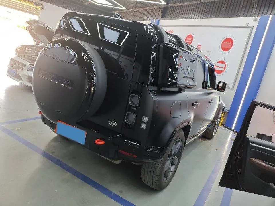 2024 Land Rover Defender 3.0T 400HP L6 8AT,autocango,china used car exporter,china ev exporter,chinese used car exporter,chinese used ev exporter