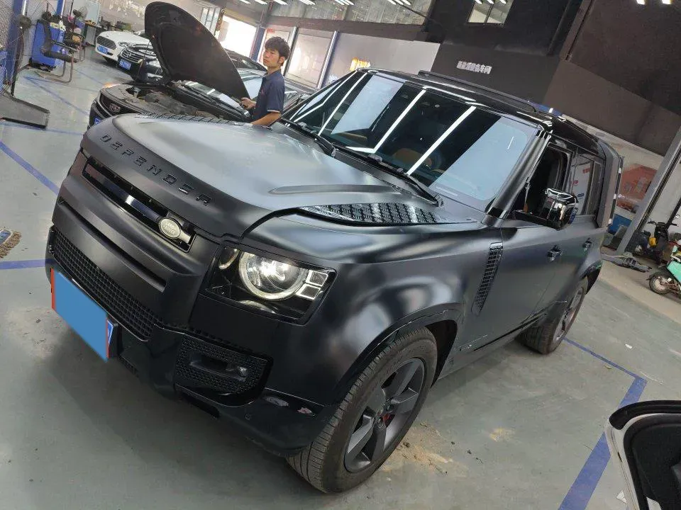 2024 Land Rover Defender 3.0T 400HP L6 8AT,autocango,china used car exporter,china ev exporter,chinese used car exporter,chinese used ev exporter