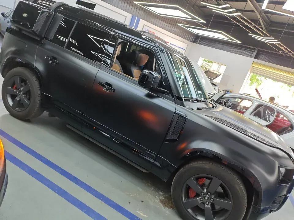 2024 Land Rover Defender 3.0T 400HP L6 8AT,autocango,china used car exporter,china ev exporter,chinese used car exporter,chinese used ev exporter