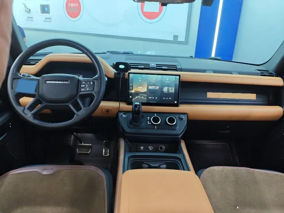 2024 Land Rover Defender 3.0T 400HP L6 8AT,autocango,china used car exporter,china ev exporter,chinese used car exporter,chinese used ev exporter