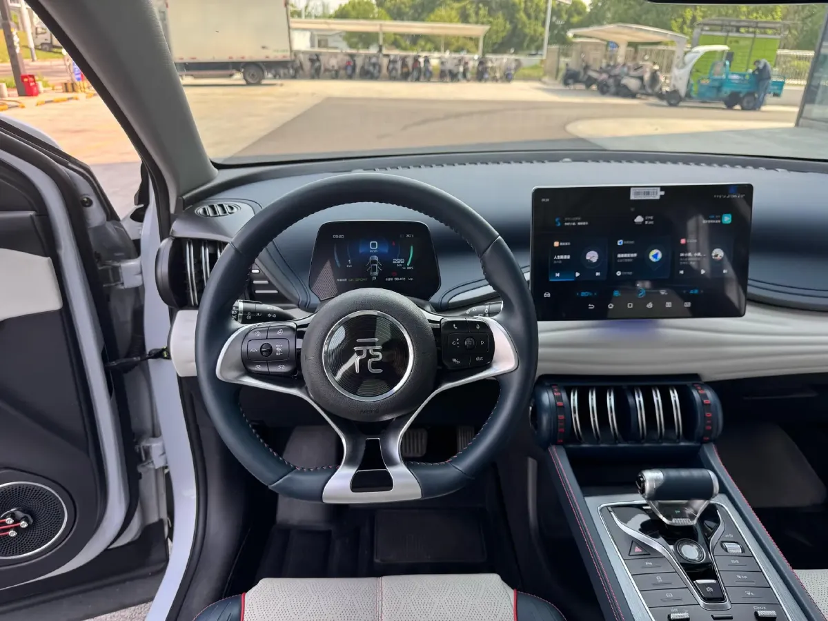 2022 Roewe RX5 MAX 1.5T 181HP L4 6AT,autocango,china used car exporter,china ev exporter,chinese used car exporter,chinese used ev exporter