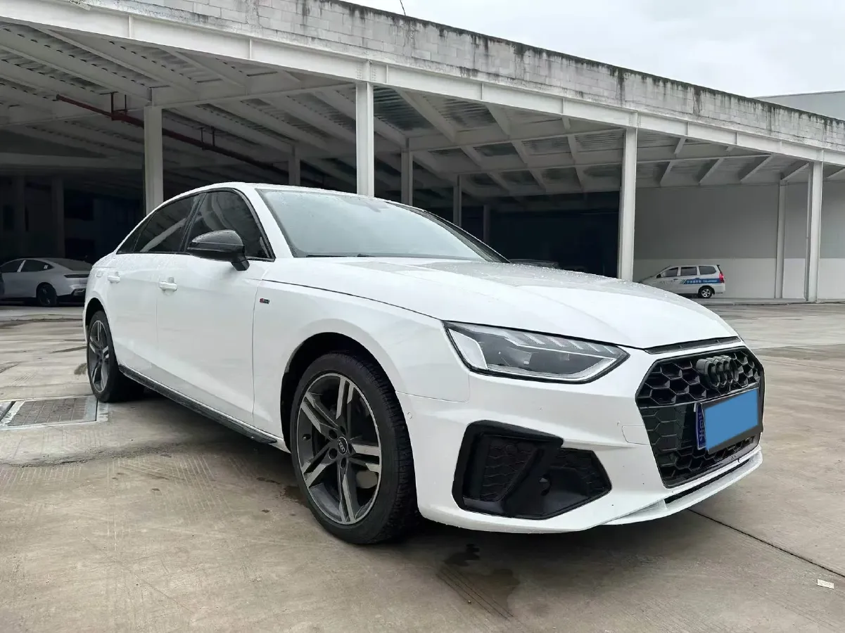 2022 Audi A4L 2.0T 190HP L4 7DCT,autocango,china used car exporter,china ev exporter,chinese used car exporter,chinese used ev exporter