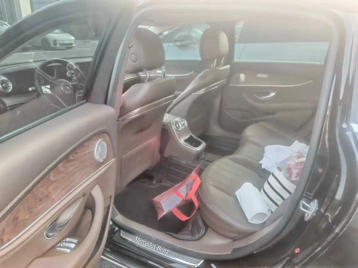 2022 Mercedes-Benz E Class 2.0T 197HP L4 9AT,autocango,china used car exporter,china ev exporter,chinese used car exporter,chinese used ev exporter